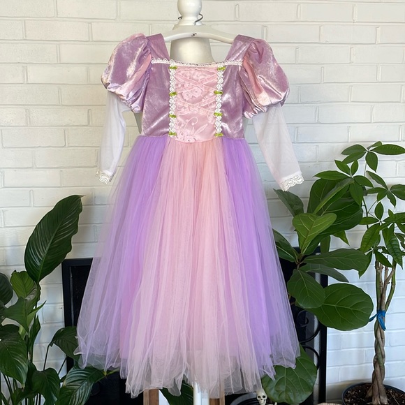 Repunzul inspired dress - Picture 1 of 4